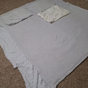 Harper Luxe Minky Full/Queen Size Beddy - ONLY THE TOP PORTION with two shams